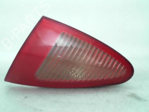 Używane Lampa tylna klapy bagażnika prawa ALFA ROMEO 147 (937_) 1.9 JTD 16V (937.AXG1B, 937.BXG1B) (140 hp) 24776660