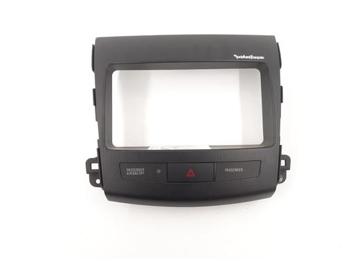 Pulsante luci di emergenza MITSUBISHI OUTLANDER II (CW_W) 2.2 DI-D 4WD (156 hp) 30590969