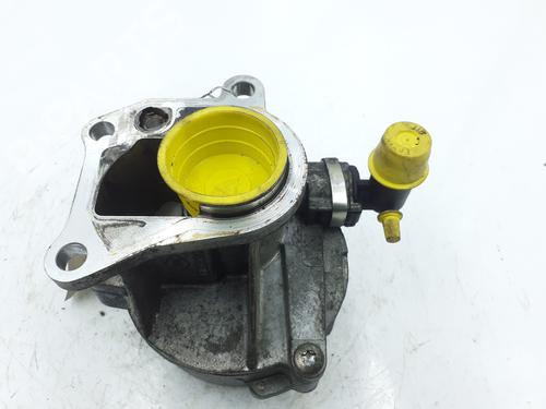 Used Vacuum pump RENAULT SCÉNIC III (JZ0/1_) 1.9 dCi (JZ0J, JZ1J, JZ1K, JZ1S) (131 hp) 30453007