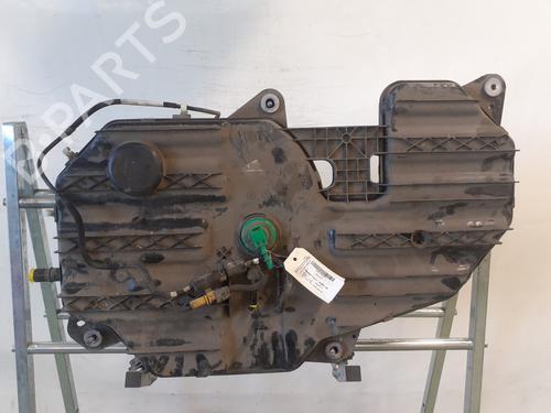 adblue-tank-renault-megane-iv-hatchback-b9amn_-2015-32477390 main image