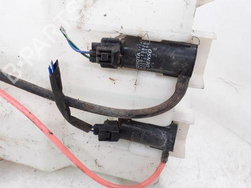 Used Windscreen washer tank TOYOTA AVENSIS VERSO (_M2_) 2.0 VVT-i (ACM20_, ACM20R) (150 hp) 24785576