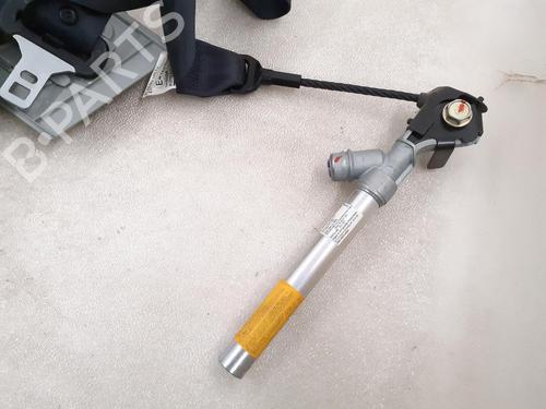 front-right-seatbelt-citroen-c4-aircross-2010-24791920 main image