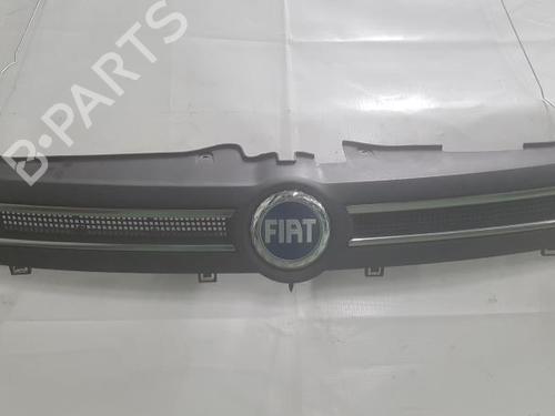 Used Grille FIAT PANDA (169_) 1.1 (169.AXA1A) (54 hp) 24778696