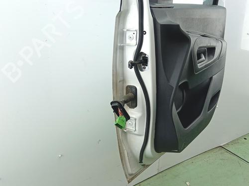 Used Right front door Right front door 38425388 38425388