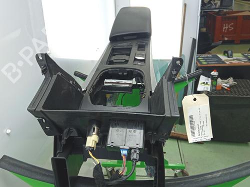 Armrest / Center console RENAULT MEGANE IV Hatchback (B9A/M/N_) 1.2 TCe 130 (B9MR) | BP36786879I20 - Image 9