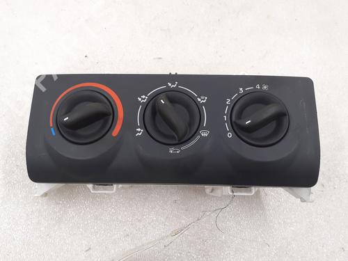 Commande Chauffage RENAULT CLIO II (BB_, CB_) 1.2 (BB0A, BB0F, BB10, BB1K, BB28, BB2D, BB2H, CB0A,... (58 hp) 24772208