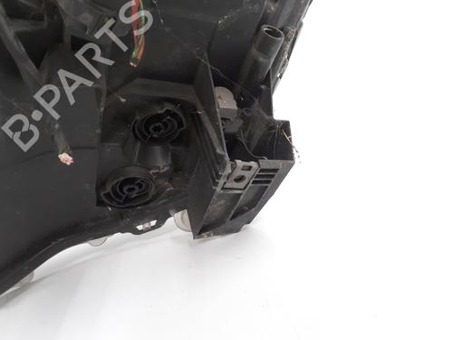 Right headlight PEUGEOT 5008 (0U_, 0E_) 2.0 HDi 150 / BlueHDi 150 | BP27170771C29 