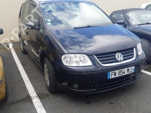 Right headlight VW TOURAN (1T1, 1T2) 2.0 TDI 16V | BP24784402C29