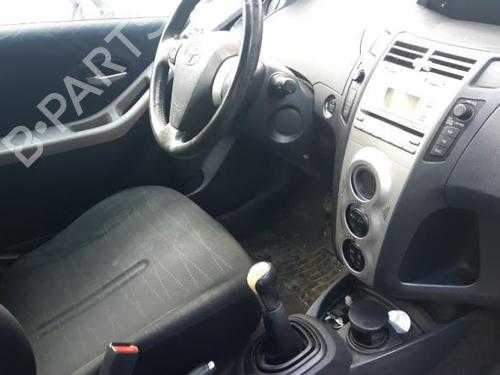 Windscreen washer tank TOYOTA YARIS (_P9_) 1.4 D-4D (NLP90_, NLP90R) | BP24779954C113 