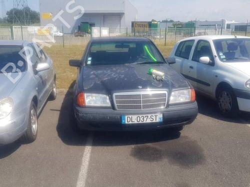 Right front indicator MERCEDES-BENZ C-CLASS (W202) C 200 D (202.120) | BP24777821C33 