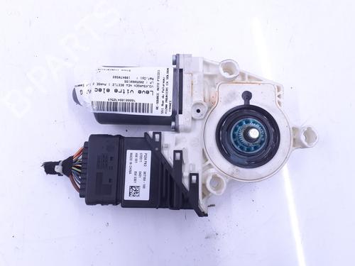 Moteur de lève-vitre avant gauche VW NEW BEETLE (9C1, 1C1) 1.4 (75 hp) 31849261