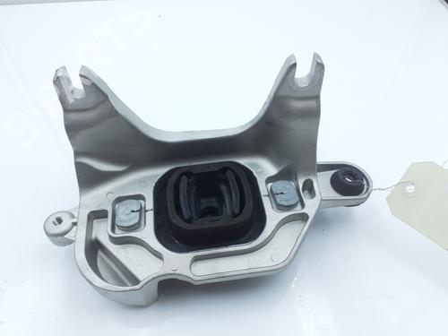 engine-mount-renault-megane-iv-hatchback-b9amn_-2015-34359355 main image
