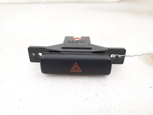 Used Warning switch SUZUKI GRAND VITARA II (JT, TE, TD) 1.6 All-wheel Drive (JB416) (106 hp) 24792669