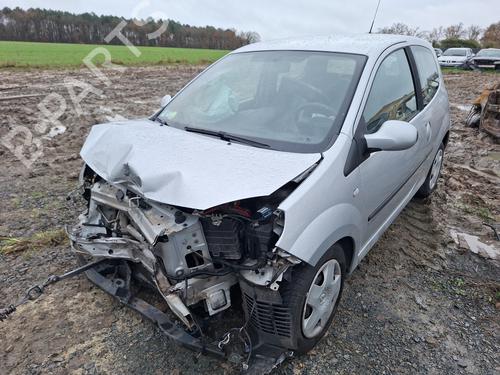 Brugte RENAULT TWINGO II (CN0_) 1.2 16V (CN04, CN0B) (75 hp) 4435758
