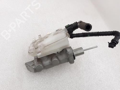 Used Brake master cylinder RENAULT ZOE (BFM_) ZOE (BFMD) (109 hp) 24786905