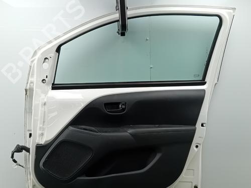 Used Right front door Right front door 37528516 37528516