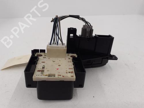 climate-control-toyota-yaris-_p1_-1999-2000-2001-2002-2003-2004-2005-36468563 main image