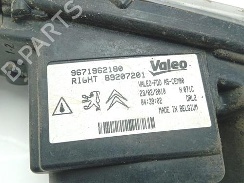 Used Right daytime light Right daytime light 37203344 37203344