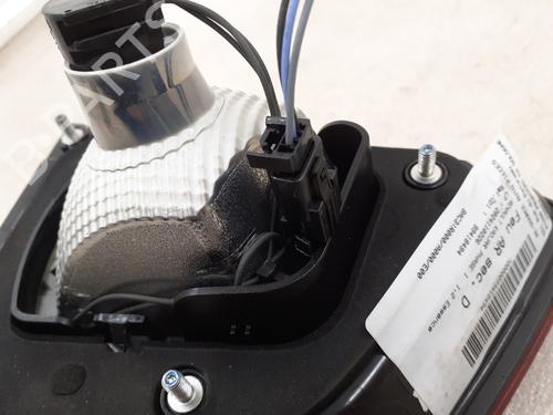 right-tailgate-light-renault-kadjar-ha_-hl_-2015-24798331 main image