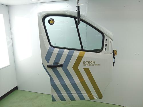 right-front-door-renault-trafic-iii-van-fg_-2014-36399733 main image
