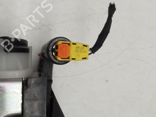 front-right-seatbelt-audi-a1-sportback-gba-2018-33970221 main image