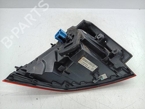 right-taillight-vw-golf-vii-5g1-bq1-be1-be2-2012-2013-2014-2015-2016-2017-2018-2019-2020-2021-34045066 main image