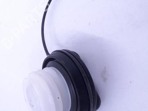 fuel-cap-renault-kadjar-ha_-hl_-2015-28799079 main image