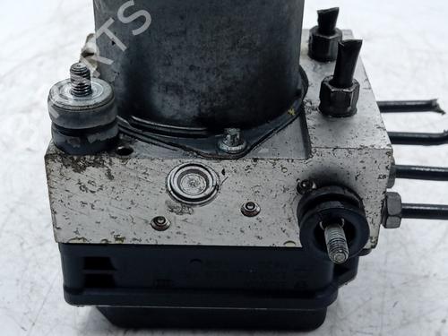 Used ABS pump ABS pump PEUGEOT 5008 (0U_, 0E_) 1.6 BlueHDi 120 (120 hp) 33205884 33205884