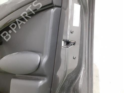 Used Right front door Right front door 26594454 26594454