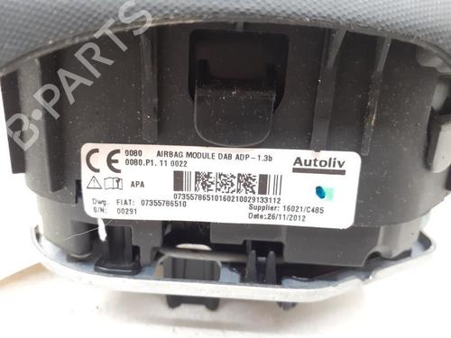 driver-airbag-fiat-500l-351_-352_-2012-24785920 main image