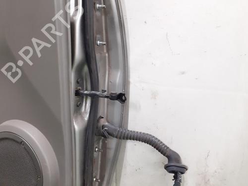 Used Left front door NISSAN X-TRAIL I (T30) 2.2 dCi 4x4 (136 hp) 24790799