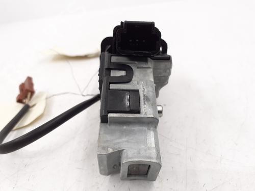 Used Ignition barrel Ignition barrel CITROËN C3 III (SX) 1.2 PureTech 82 (83 hp) 32680831 32680831