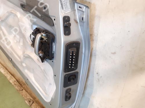 left-front-door-peugeot-1007-km_-2005-27890916 main image