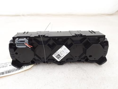 Used Climate control Climate control DACIA DUSTER (HM_) 1.3 TCe 150 (HMM3) (150 hp) 24771747 24771747