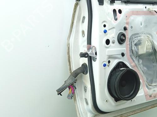 Used Right front door Right front door 38425303 38425303
