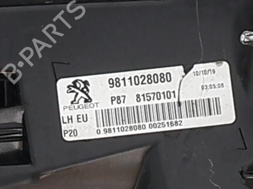 Used Left taillight Left taillight PEUGEOT 5008 II (MC_, MJ_, MR_, M4_) 1.2 THP (MRHNYH, MRHNYW, MRHNSJ, MRHNSU, MRHNSM) (131 hp) 36418256 36418256