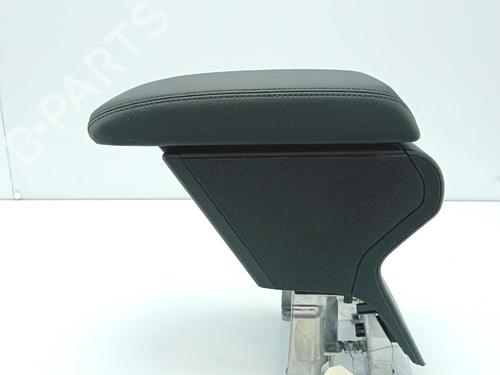 armrest-center-console-audi-a1-sportback-gba-2018-37742455 main image
