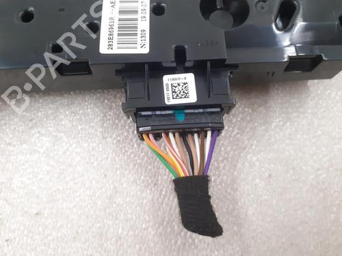warning-switch-renault-arkana-i-lcm_-ldn_-2019-24793472 main image