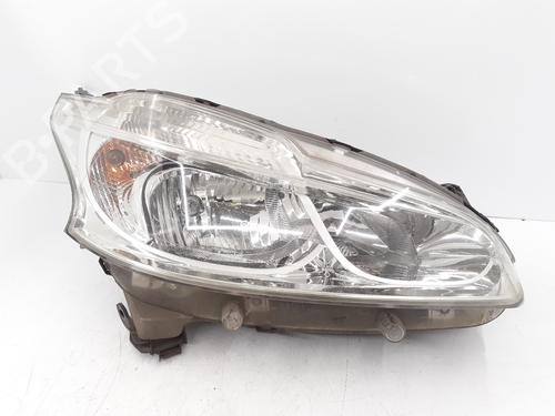 Faro derecho PEUGEOT 208 I (CA_, CC_) 1.0 VTi (68 hp) 31994886
