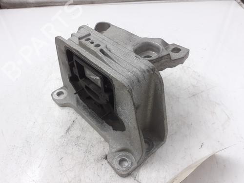 Used Engine mount RENAULT MASTER III Platform/Chassis (EV, HV, UV) [2010-2026]  31597576