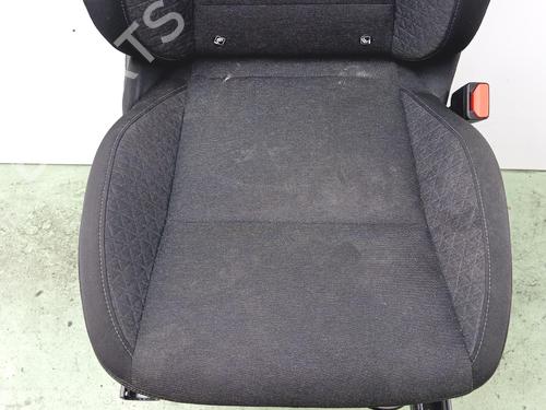 Right front seat RENAULT CLIO V (B7_) 1.5 Blue dCi 85 (B7AG) | BP36583639C16 - Image 3