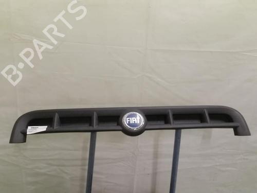 Grill FIAT DOBLO Box Body/MPV (223_) 1.9 D (223ZXB1A) (63 hp) 24776387