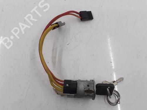 Ratlås/Tændingslås RENAULT SUPER 5 (B/C40_) 1.4 Cat (B/C/407) (58 hp) 32030919