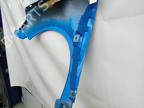 right-front-fenders-renault-megane-iv-hatchback-b9amn_-2015-34176839 main image