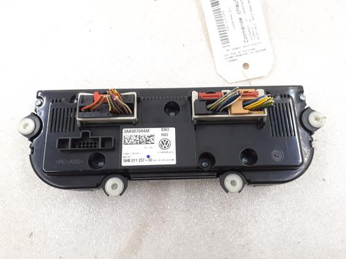 Climate control VW TOURAN (1T3) 1.6 TDI | BP24771879I5