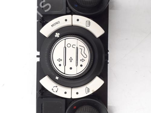 climate-control-citroen-c3-picasso-sh_-2008-33209414 main image