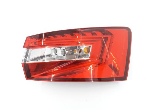 Used Right taillight SKODA SUPERB III Estate (3V5) 2.0 TDI (150 hp) 26947571