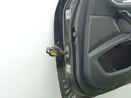 Used Right rear door Right rear door 37034007 37034007