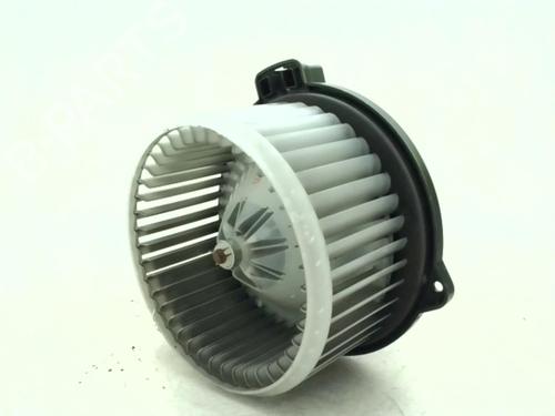 Used Heater blower motor TOYOTA COROLLA Verso (ZER_, ZZE12_, R1_) 2.0 D-4D (CUR10_, CUR10R) (116 hp) 24778815