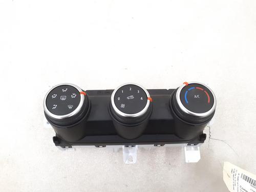 climate-control-renault-clio-v-b7_-2019-24794866 main image